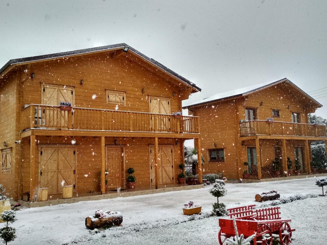 Kastor Chalets Ampelokipoi  外观 照片