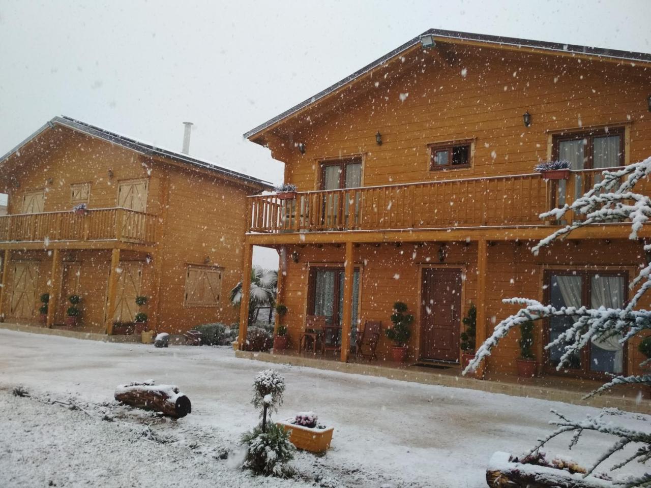 Kastor Chalets Ampelokipoi  外观 照片